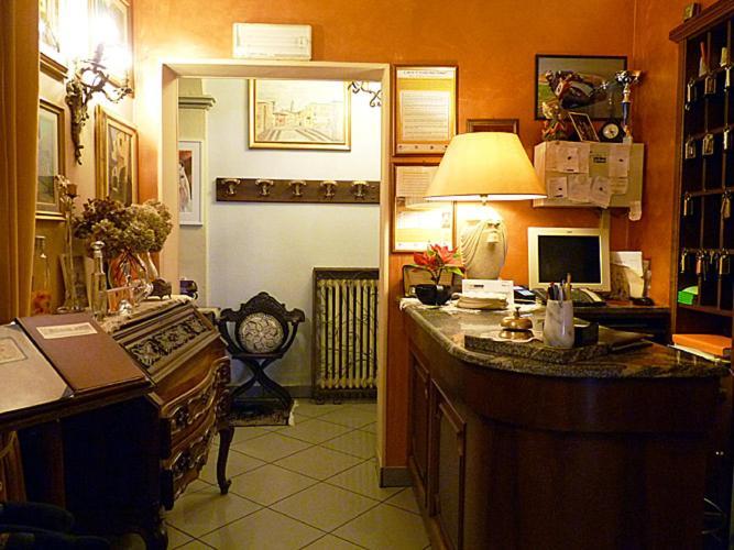 Albergo Ristorante Cavallo Bianco Dronero Exterior foto
